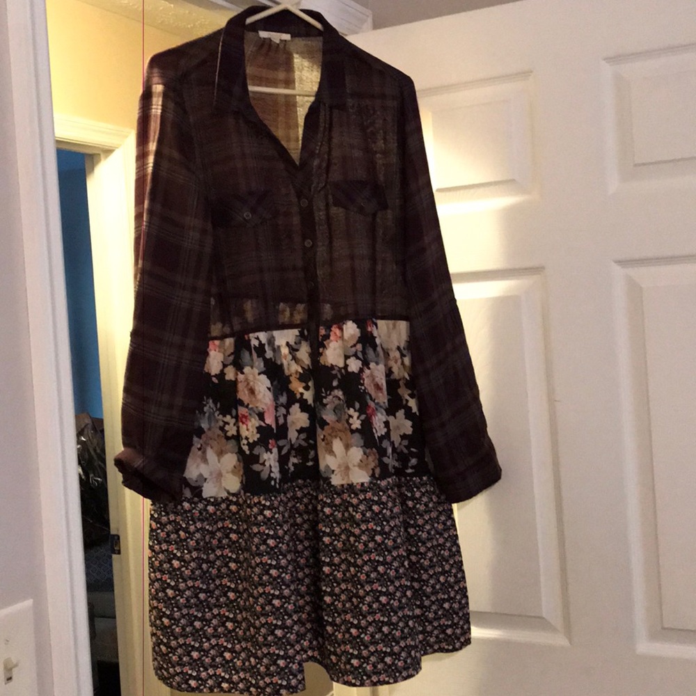 Boutique flannel/floral top